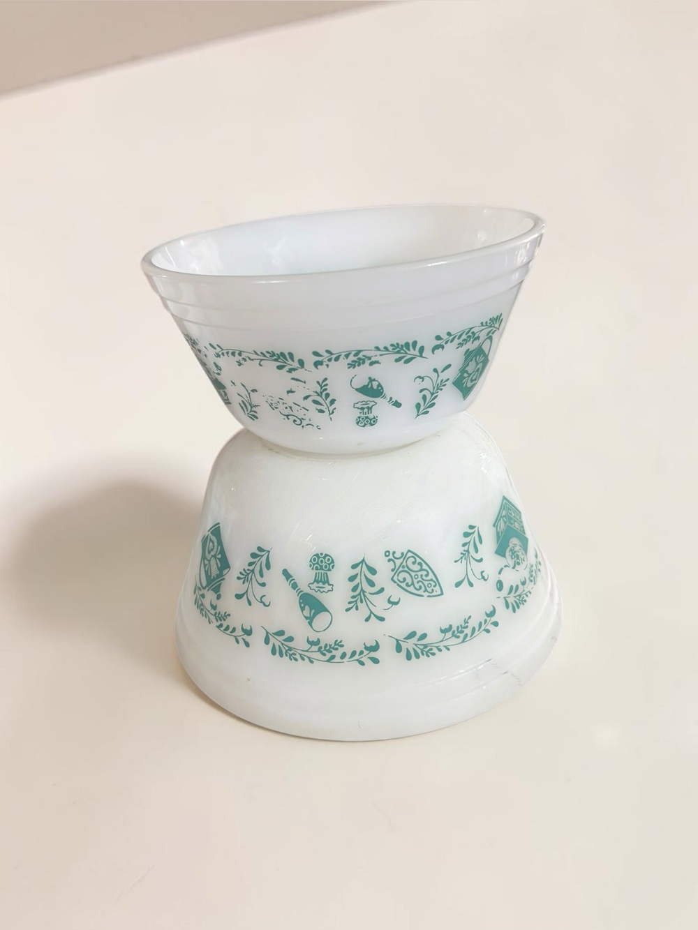 Vintage Federal Glass Pennsylvania Dutch Milk Glass Mixing Bowl + Bonus